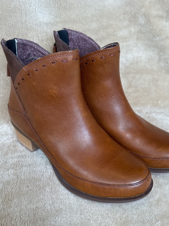 Chaco Shoes - Chaco Catalina Mid Women’s Brown Boots Size 8